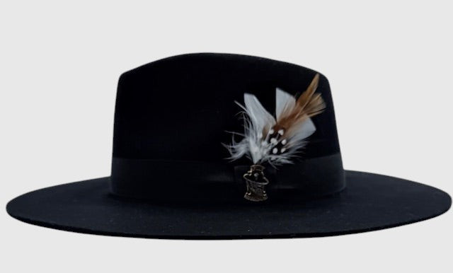 This fedora stands up to wind, snow, and everyday wear.